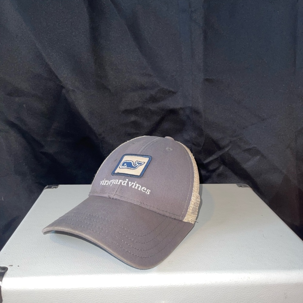 Vineyard vines hat